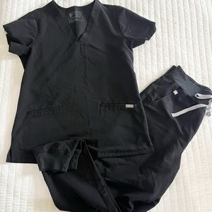 Figs black scrub set